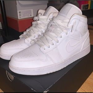 Air Jordan 1 Mid (All White)
